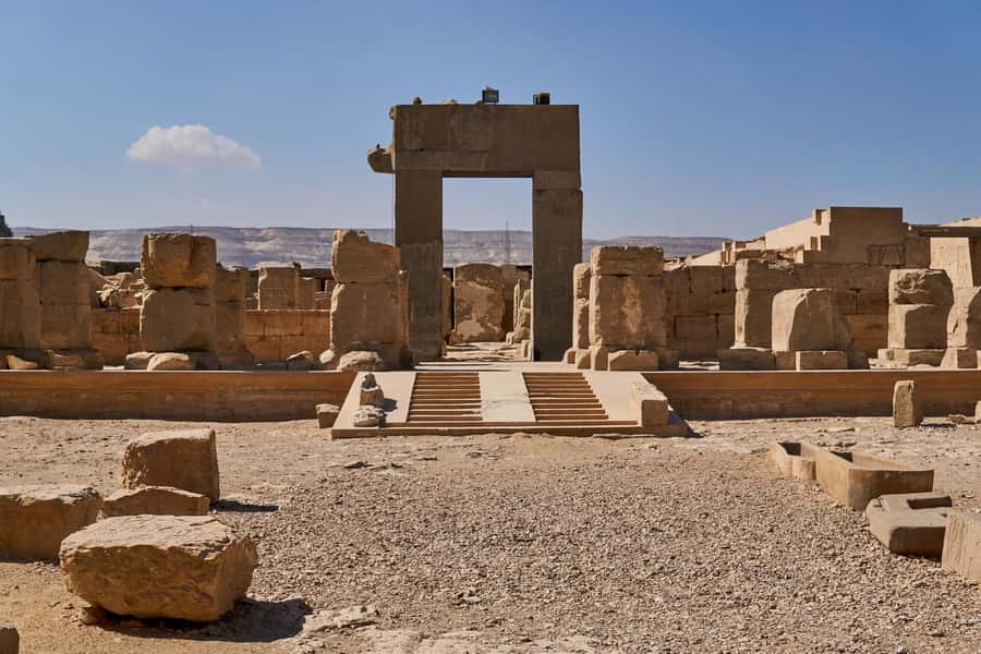From Luxor: Day Trip to Dendera & Abydos Temples with Guide - Abydos and Seti I’s finely carved temple