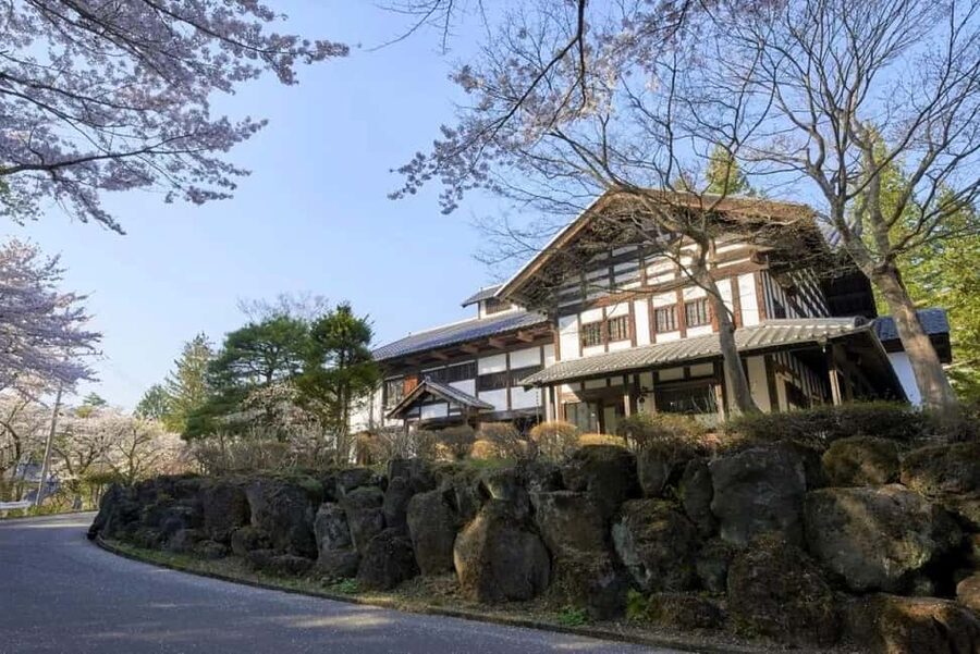 From Myoko Kogen: Snow Monkey Park and Zenkoji Temple Tour - Key points at a glance