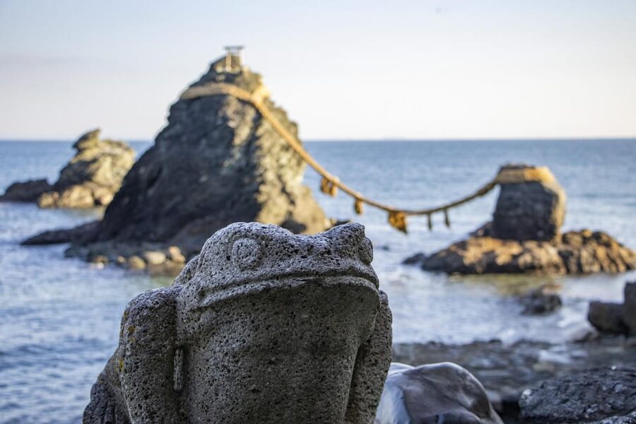 From Nagoya: Ise’s Sacred Shrines and Captivating Coastlines - A useful food break at Okage Yokocho