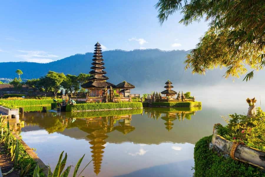 From north bali :Tanah Lot, sangeh forest & Ulun Danu Temple - What this north Bali day is really like
