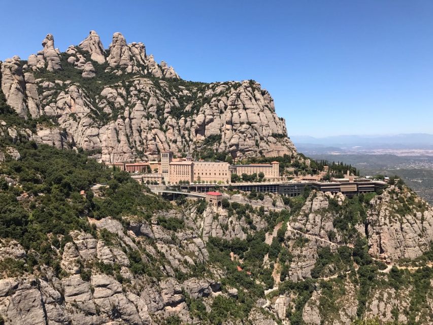 From Salou: Montserrat Monastery and Colonia Güell - The road to Montserrat and the first mountain views