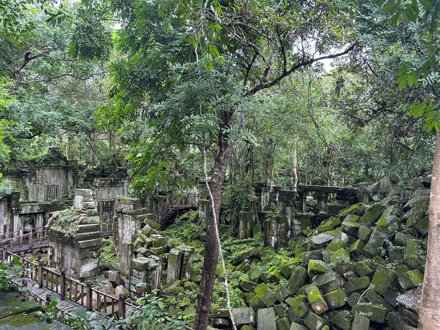From Siem Reap: Half-Day Tour to Beng Mealea Temple - A closer look at the two-hour temple visit