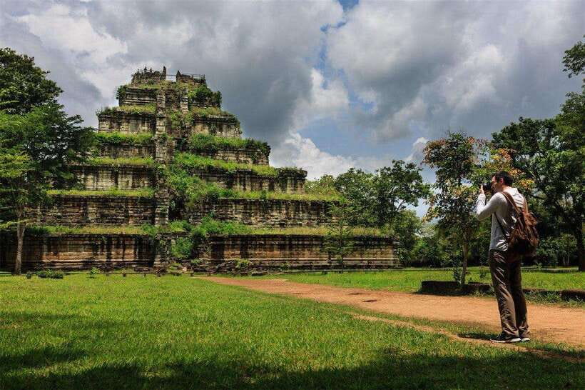 From Siem Reap: Koh Ker and Beng Mealea Temples Tour - Beng Mealea and the power of broken stone