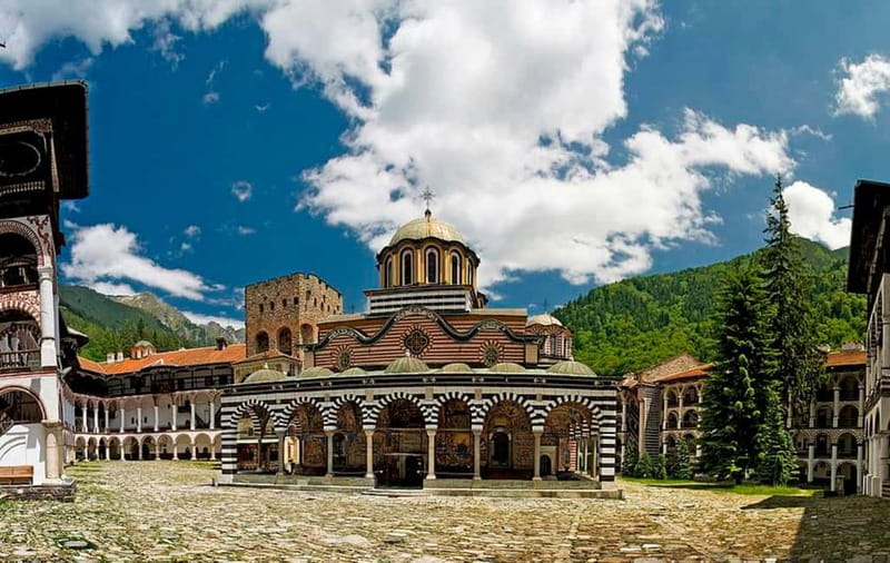 From Sofia: 7 Rila Lakes and Rila Monastery Extended Trip - Returning to the shuttle without a last-minute rush