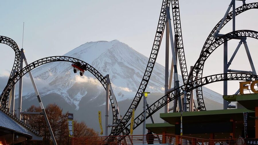 From Tokyo: Fuji Mountain Area - FujiQ - Lake Kawaguchiko - Chureito Pagoda - What the $292 price really covers