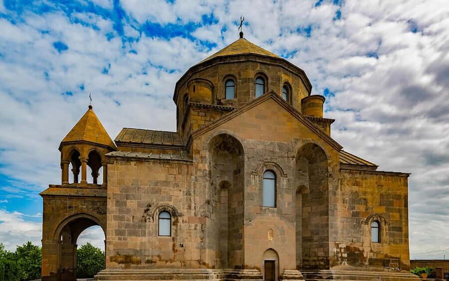From Yerevan: Echmiadzin cathedral and Zvartnots temple - What the private vehicle adds to the day