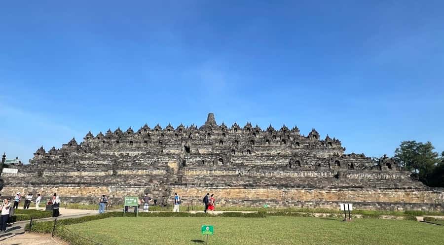 From Yogyakarta: Borobudur, Chicken Church & Mendut Temple - Why this Yogyakarta day trip works