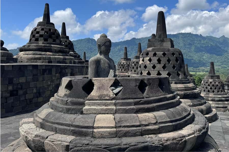 From Yogyakarta: Borobudur Half-Day Tour with Stupa Access - Who should choose this Borobudur trip