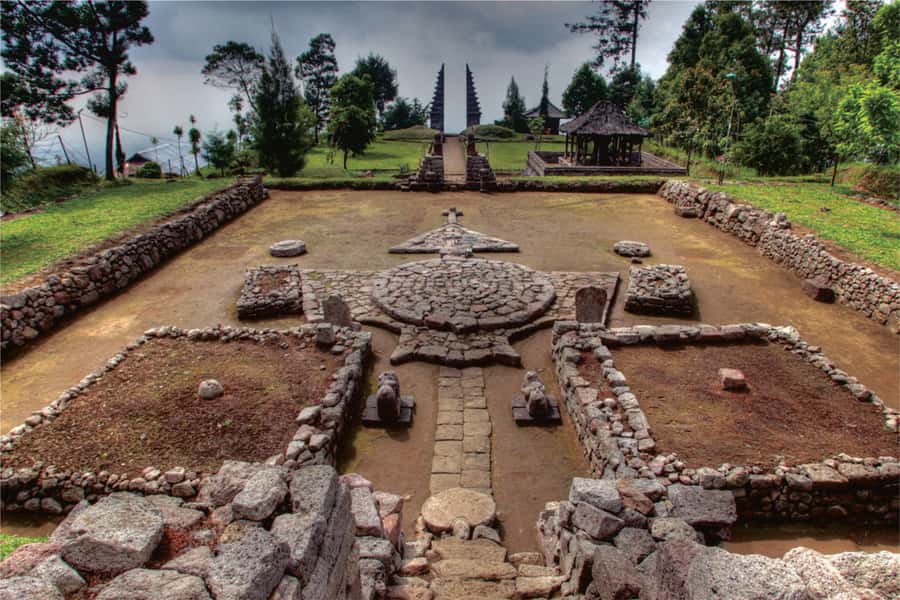 From Yogyakarta: Cetho, Sukuh Erotic Temple and Solo City - A long day from Yogyakarta to Mount Lawu