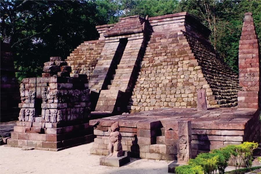 From Yogyakarta: Cetho, Sukuh Erotic Temple and Solo City - Sukuh Temple and its frank carvings