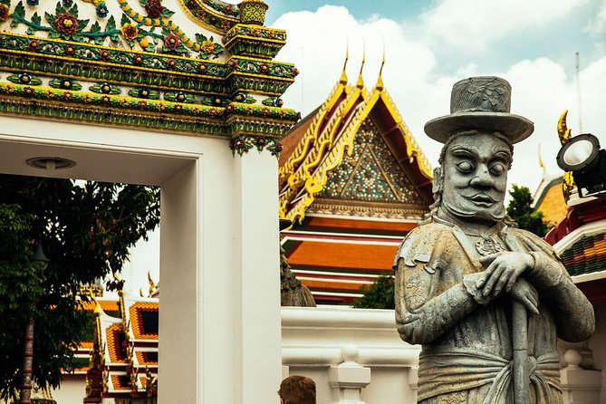 Full Day Bangkok PRIVATE City Tour With Locals - Wat Trimit & Wat Pho tickets - Guides make the difference