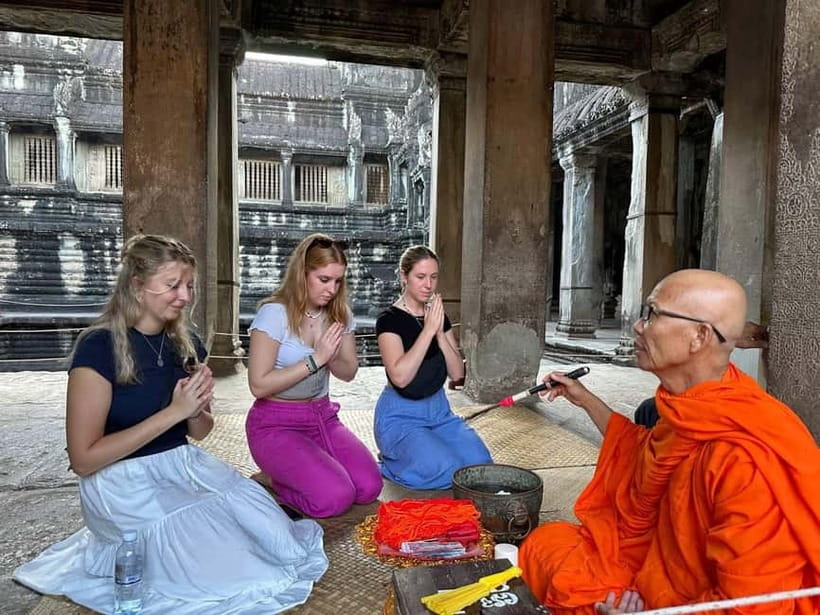 Full-Day Explore Angkor Temples Sunset Tour (with Lunch) - Phnom Bakheng at sunset