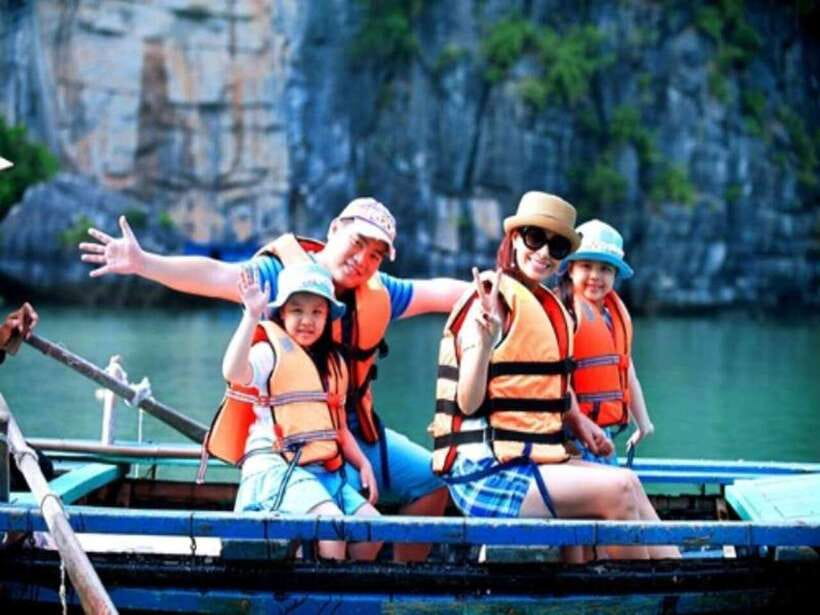 Full-Day Perfume Pagoda Group Tour - Walking 2.5 Kilometers to Huong Tich Cave