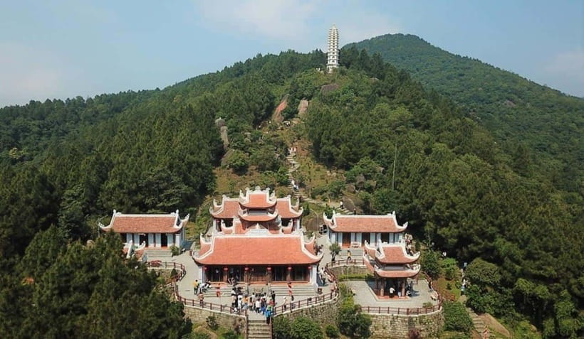 Full-Day Perfume Pagoda Group Tour - What the Guide Adds to the Day