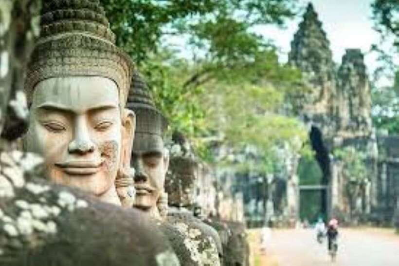 Full Day Private of Angkor Wat Tour with Tuk Tuk - What the day feels like in practice