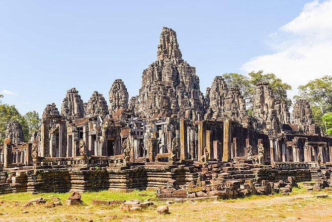 Full-Day Temples of Angkor Small Group Tour - Angkor Wat: two hours inside Cambodia’s great monument