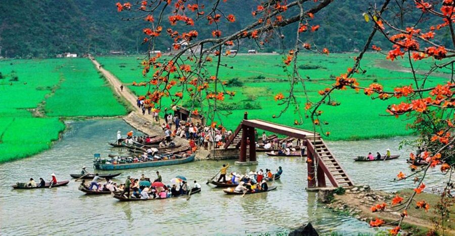 Full Day to Perfume Pagoda - The road south to Perfume Pagoda