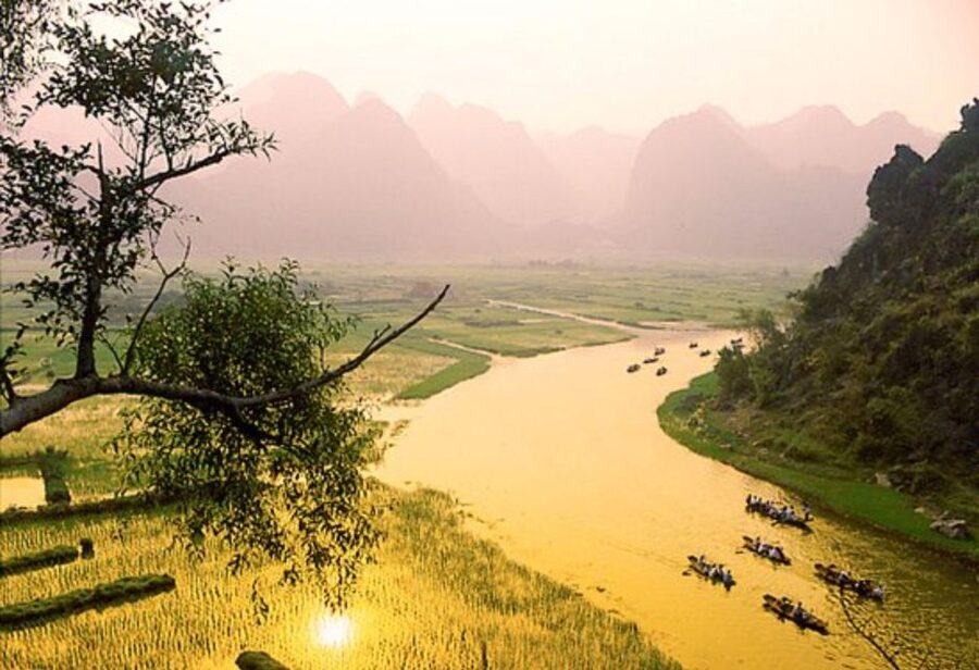 Full Day to Perfume Pagoda - The one-hour boat ride on the Yen stream
