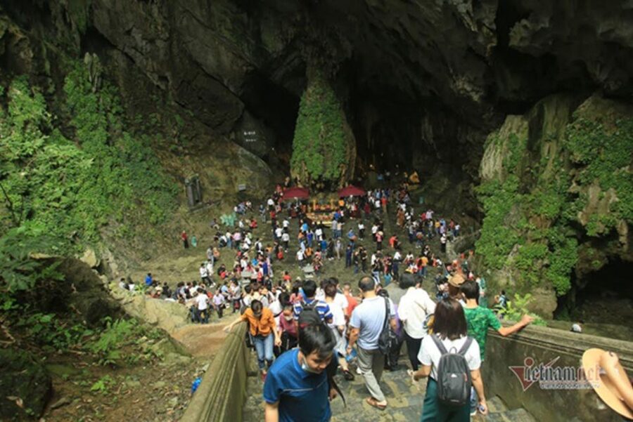 Full Day to Perfume Pagoda - Thien Tru and the route to Huong Tich Cave