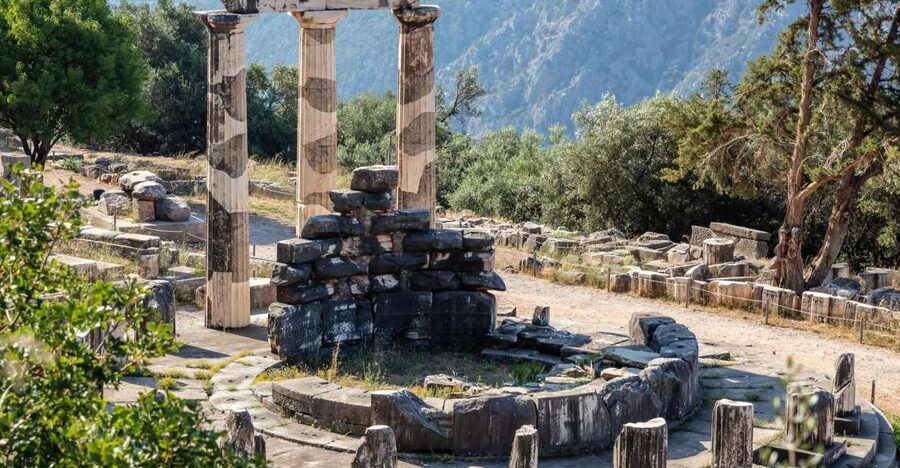 ''Full-Day Tour of Delphi-Monastery Hosios Loukas- Livadia'' - Lunch is flexible, but not included