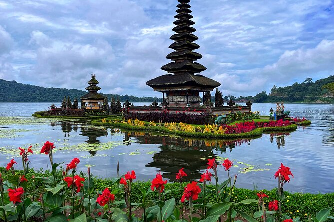 Full-Day Tour to Water Temples and UNESCO Rice Terraces in Bali - Tanah Lot at the end of the road