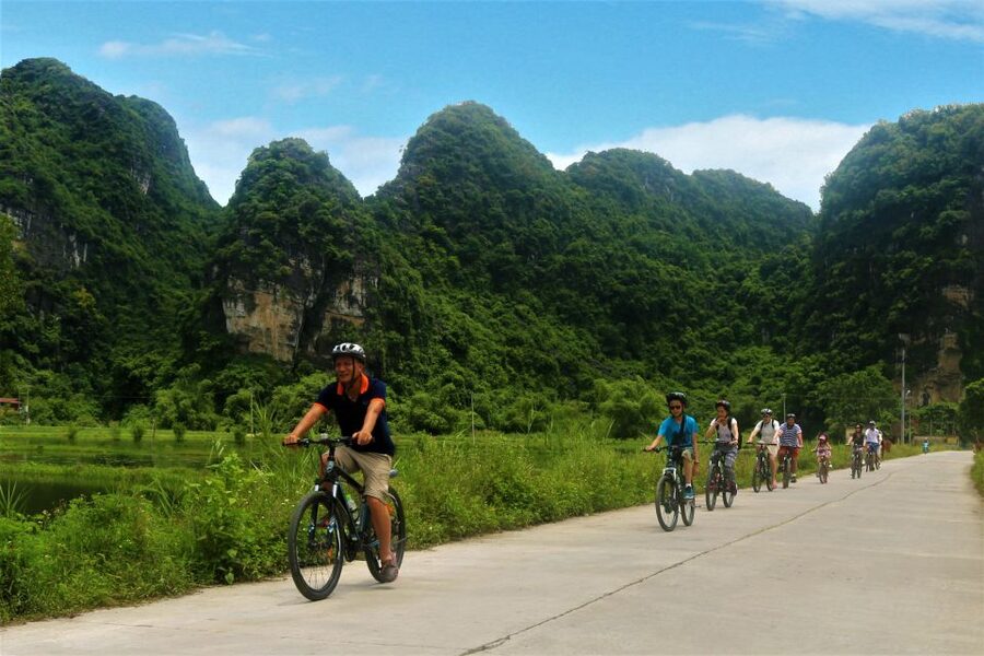 Full Day Trang An, Bich Dong Pagoda, Biking & Family Visit - How the guides shape the day