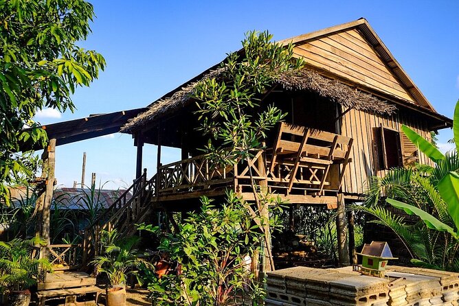 Full-day: Wat Banan. Old bamboo train. Bat Cave. Killing cave - Climbing Wat Banan’s ancient stairs