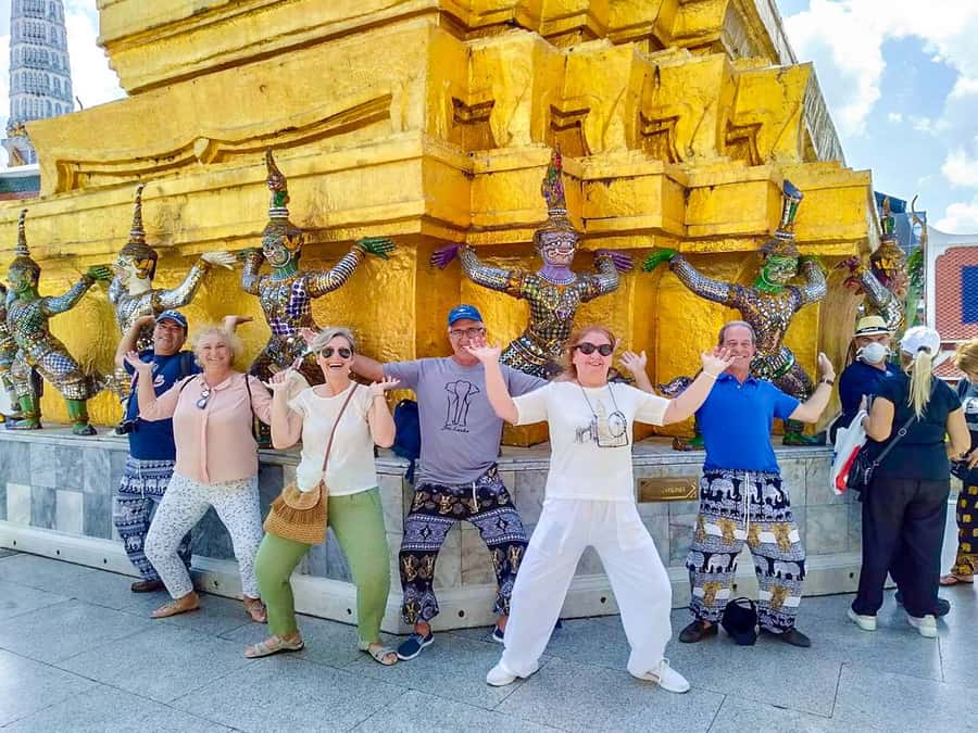 Grand Palace, Wat Pho, and Wat Arun: Guided Tour in Spanish - Key points to know before booking