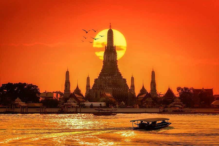 Grand Palace, Wat Pho, and Wat Arun: Guided Tour in Spanish - Wat Pho and the famous Reclining Buddha