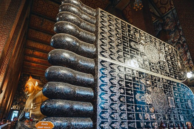 Grand Palace, Wat Phra Kaew, Wat Pho and Wat Arun Walking Tour From Bangkok - Crossing to Wat Arun