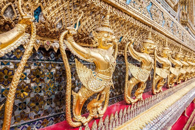 Grand Palace, Wat Phra Kaew, Wat Pho and Wat Arun Walking Tour From Bangkok - The guides shape the experience