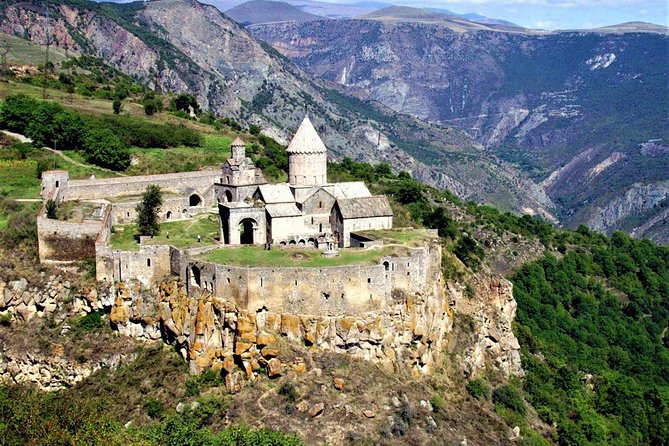 Group Tour: Shaki waterfall, Tatev monastery & ropeway, Hin Areni winery - Shaki Waterfall, a compact stop in Syunik