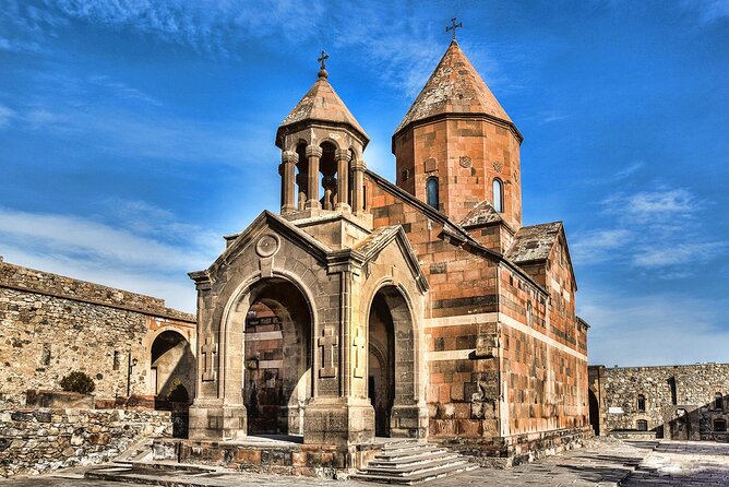 Guided tour: Khor Virap, Noravank Monastery, Areni, Jermuk - Khor Virap and the story beneath Mount Ararat