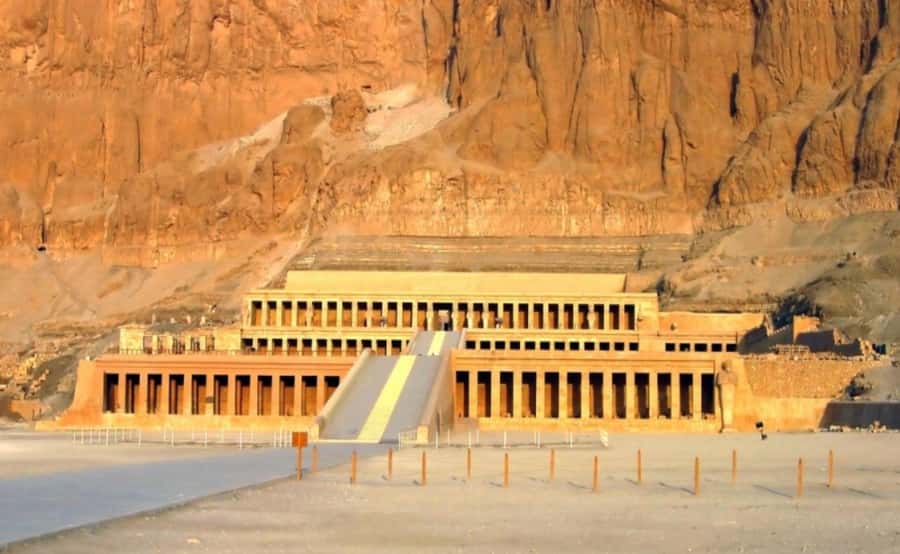Guided tour to Temple Of Queen Hatshepsut With transfer - What the $75 price includes