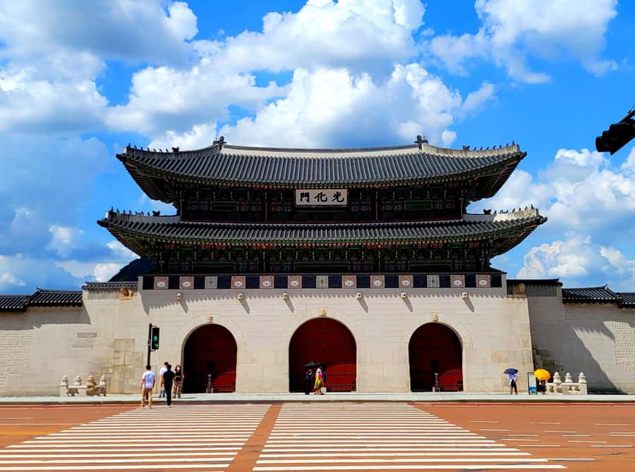 Gyeongbokgung Palace, Jogyesa Temple and Bukchon village - Starting with Buddhist calm at Jogyesa Temple