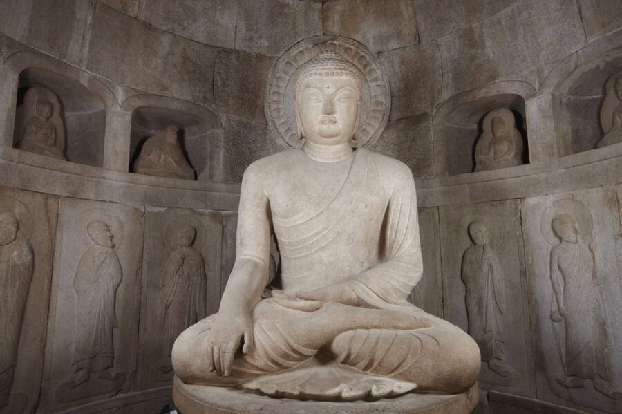 Gyeongju: UNESCO Heritage Tour Including Bulguksa Temple - Daereungwon’s grassy royal tombs