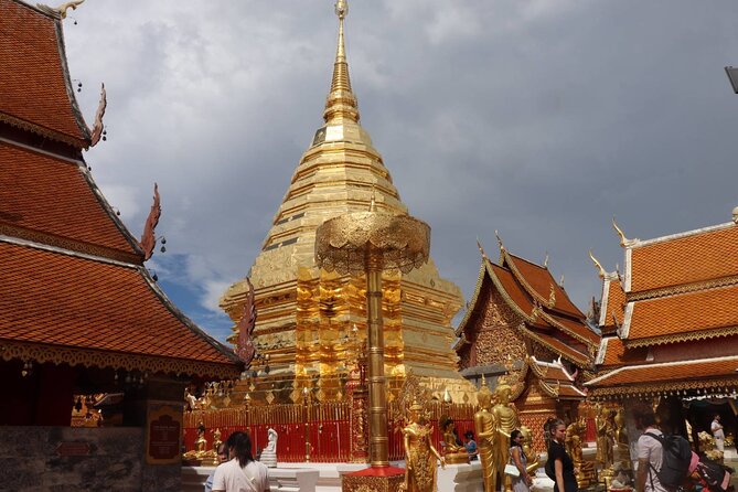 Half Day Morning Wat Pha Lat & Wat Phra That Doi Suthep Tour - What the guides add to the visit