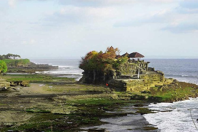 Half Day Tour: Tanah Lot Sunset & Taman Ayun Temple Included Entrance Ticket - The drive, the guide, and the private-car advantage