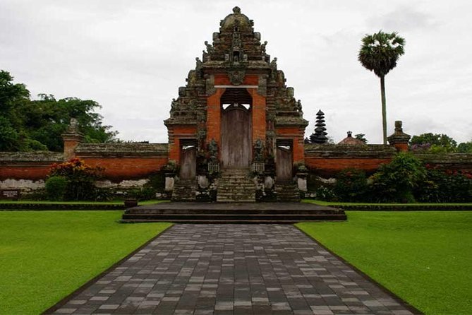 Half Day Tour: Tanah Lot Sunset & Taman Ayun Temple Included Entrance Ticket - What the $36 price includes