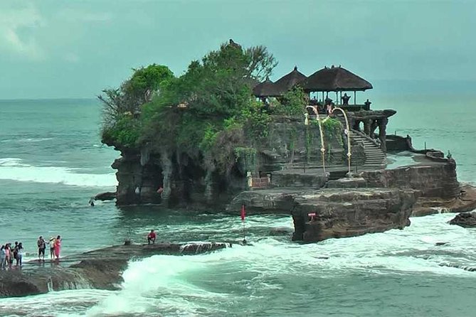 Half Day Tour: Tanah Lot Sunset & Taman Ayun Temple Included Entrance Ticket - Taman Ayun Temple and the old Mengwi kingdom