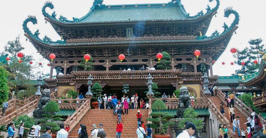 Hanoi: Full-Day Pilgrimage to Perfume Pagoda - A slow arrival on the Yen Stream