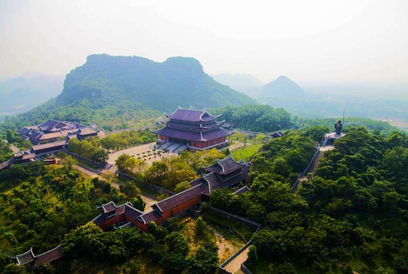 Hanoi: Ninh Binh, Trang An, Mua Cave and Bai Dinh Pagoda - Trang An by Sampan Through River Caves