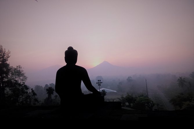 Hill's Sunrise and Temples Tour from Yogyakarta - The local market and coffee stop add real local texture