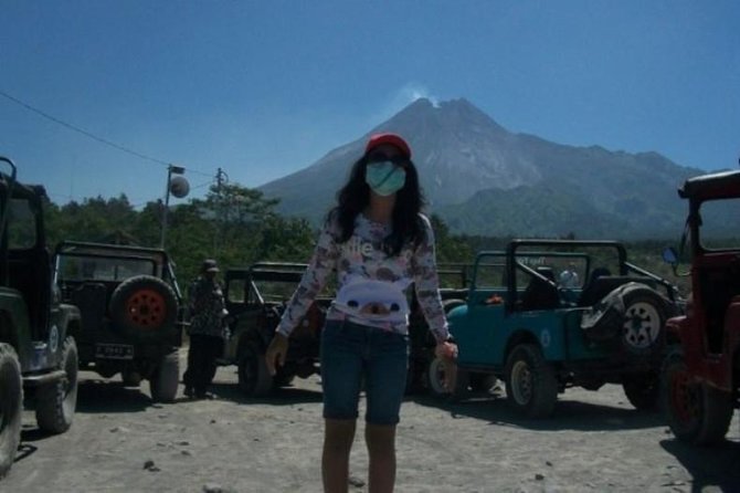 Hill's Sunrise and Temples Tour from Yogyakarta - Pawon and Mendut offer a quieter side of Java