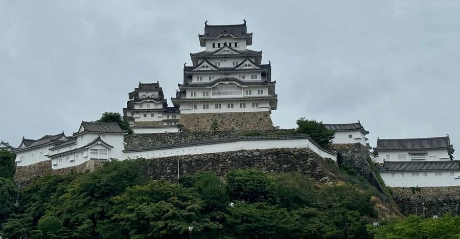 Himeji: Guided Tour of Himeji Castle & Cozy Engyoji Temple - Key points to know before booking