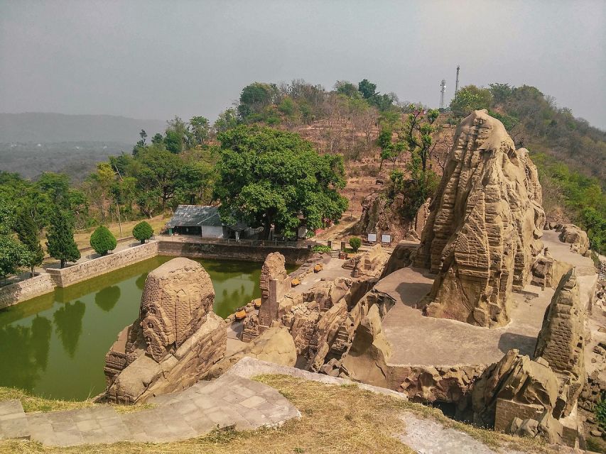 Historical Tour, Kangra fort &Rock cut temple from Dharmasla - Masroor Rock Cut Temple and its mountain setting