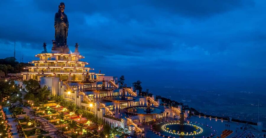 Ho Chi Minh: Black Virgin Mountain & Cao Dai Temple Tour - A vegan lunch with Tay Ninh flavors