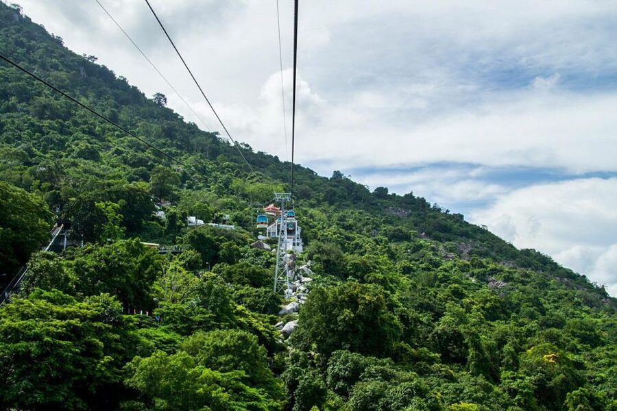 Ho Chi Minh City: Cao Dai Temple & Black Lady Mountain Tour - Guide service, groups, and what is included