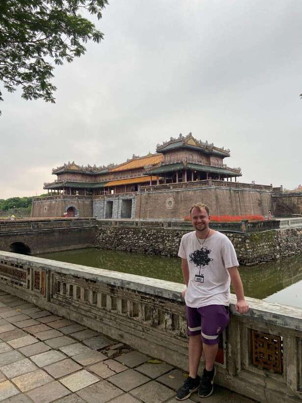 Hue City Highlights Tour: Pagoda, Citadel & Royal Tombs - What to bring and what the price really includes