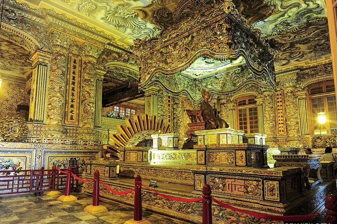 Hue Day Tour, Imperial Citadel, Khai Dinh Tomb & Thien Mu Pagoda - Lunch, shopping and the small details that affect the day